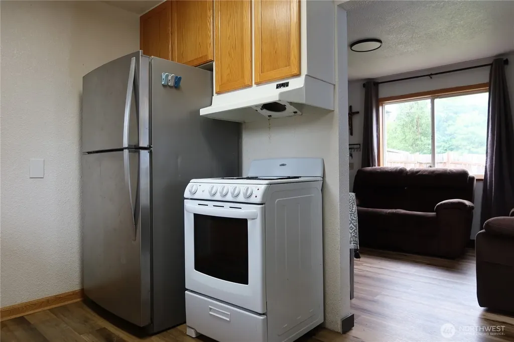 1405 Flower Avenue Port Orchard WA 98366