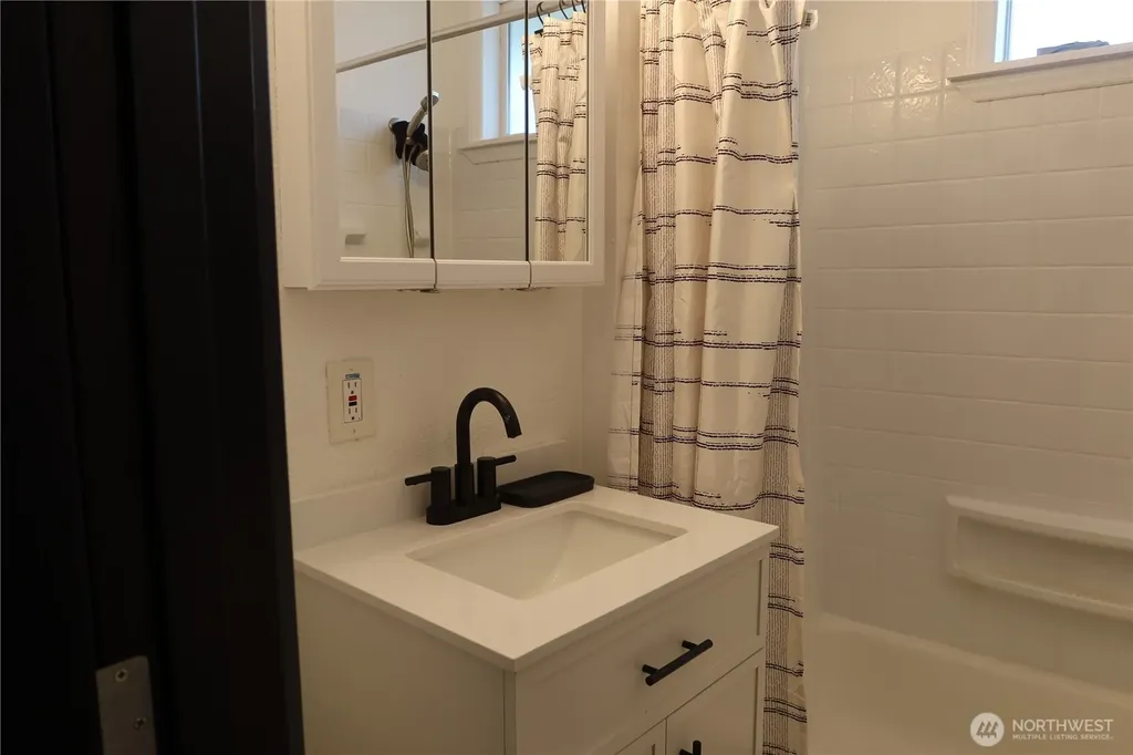 1405 Flower Avenue Port Orchard WA 98366