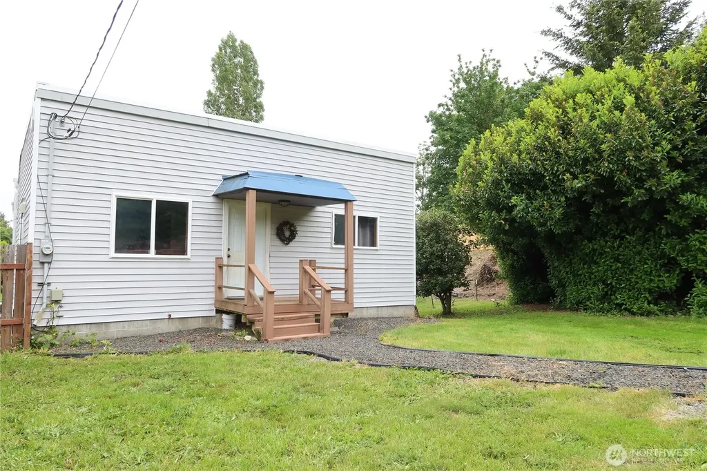 1405 Flower Avenue Port Orchard WA 98366