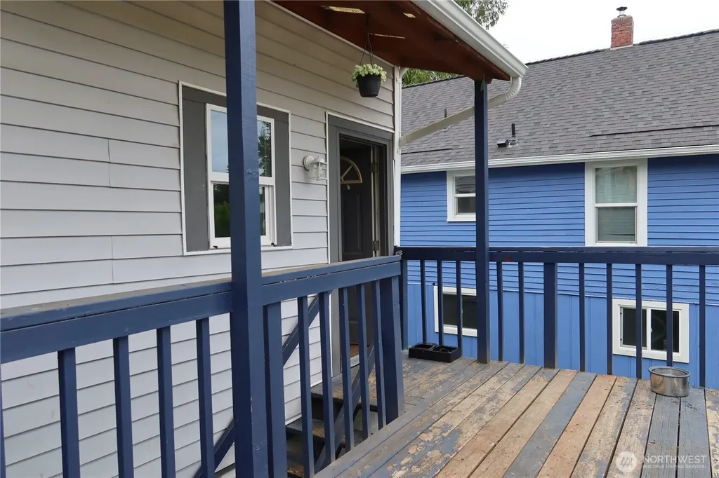 1405 Flower Avenue Port Orchard WA 98366