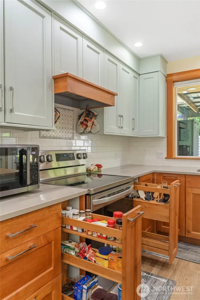 124 N Wynoochee Drive SW Ocean Shores WA 98569