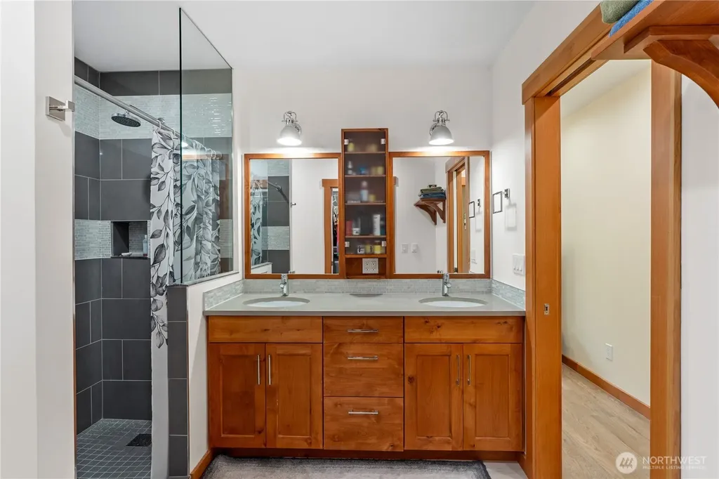 124 N Wynoochee Drive SW Ocean Shores WA 98569