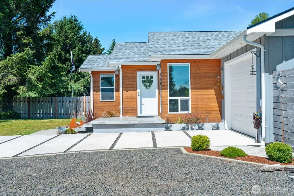 124 N Wynoochee Drive SW Ocean Shores WA 98569