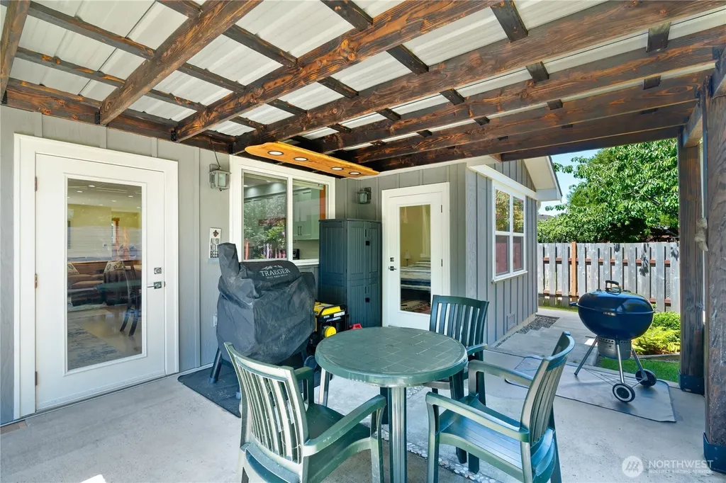 124 N Wynoochee Drive SW Ocean Shores WA 98569