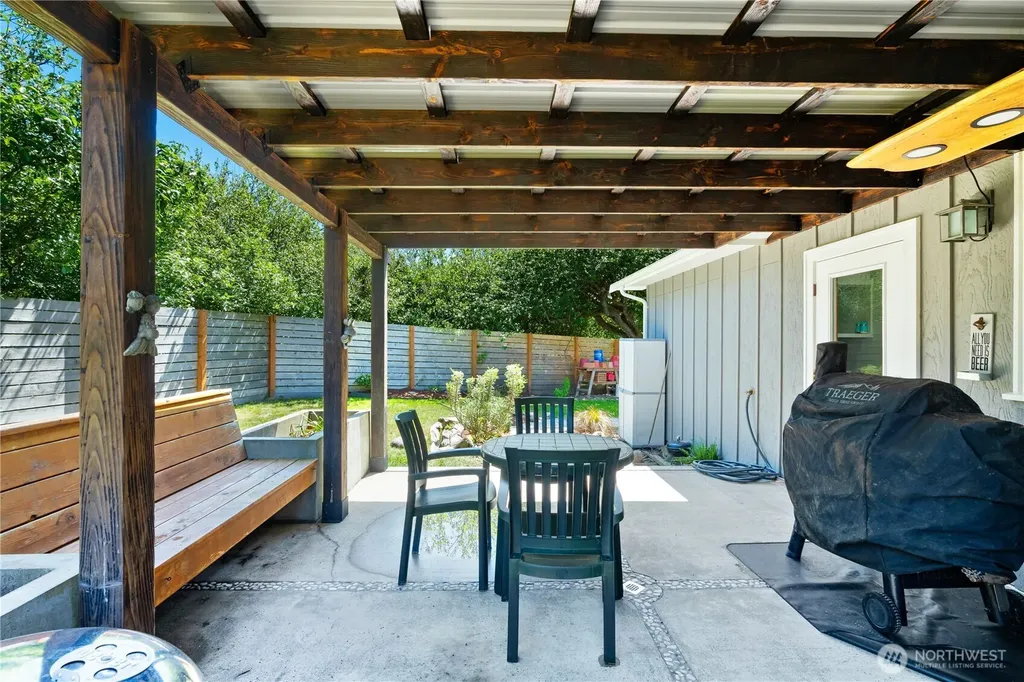 124 N Wynoochee Drive SW Ocean Shores WA 98569