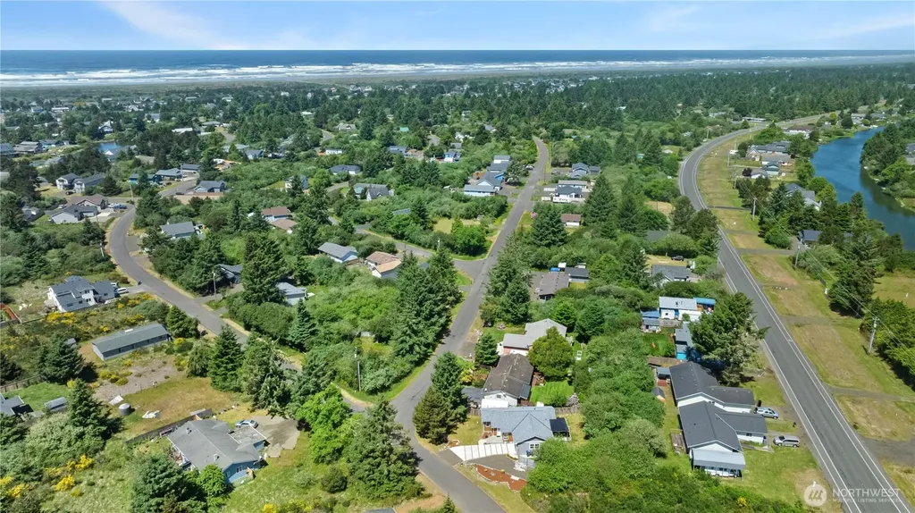 124 N Wynoochee Drive SW Ocean Shores WA 98569