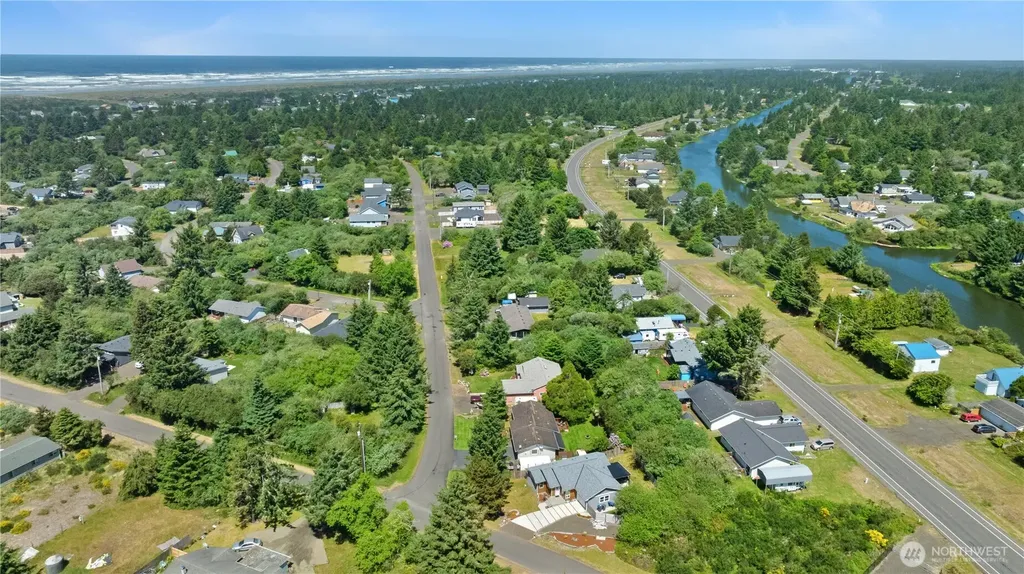 124 N Wynoochee Drive SW Ocean Shores WA 98569