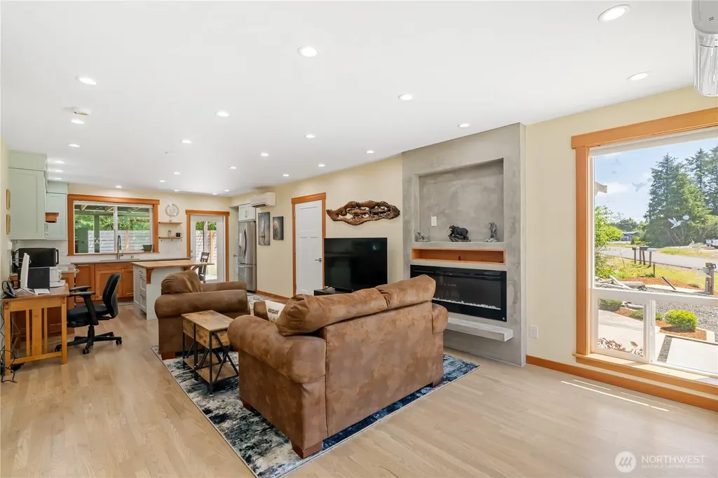 124 N Wynoochee Drive SW Ocean Shores WA 98569