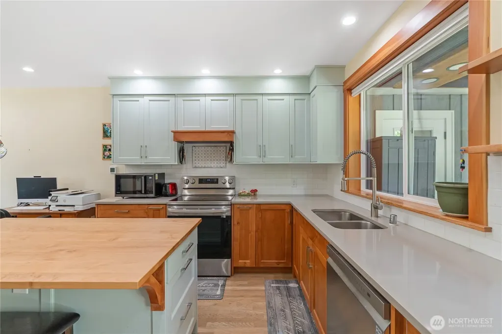 124 N Wynoochee Drive SW Ocean Shores WA 98569