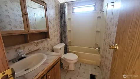 2750 NE Road 16 Soap Lake WA 98851