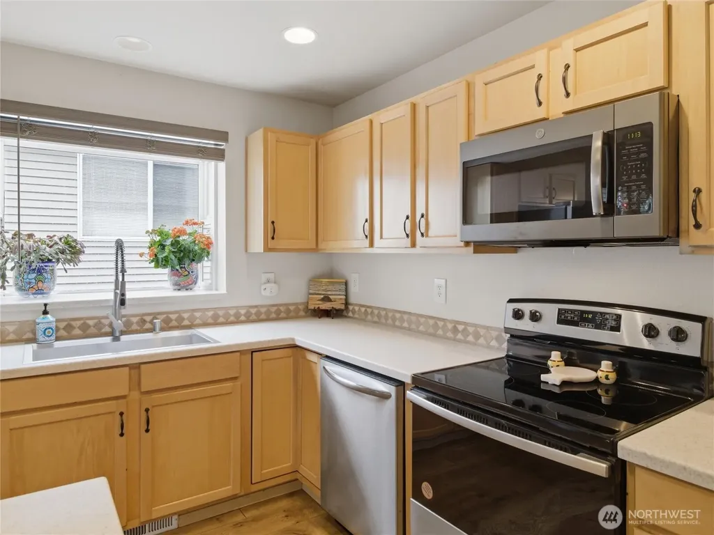 3709 4th Avenue NW Olympia WA 98502