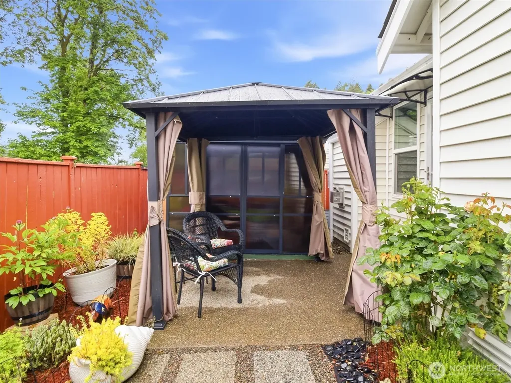 3709 4th Avenue NW Olympia WA 98502