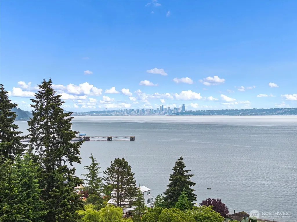 8016 E Daniels Loop Port Orchard WA 98366