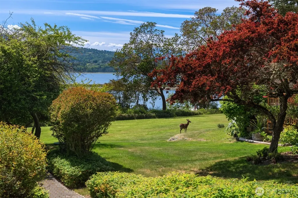 4065 E Sequim Bay Road Sequim WA 98382