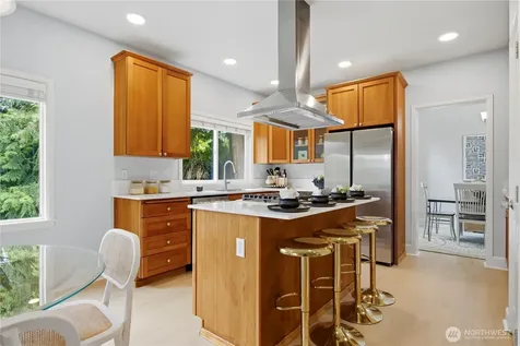 10115 NE 24th Street Bellevue WA 98004