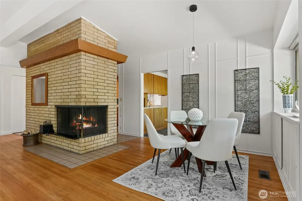8210 SE 36th Street Mercer Island WA 98040