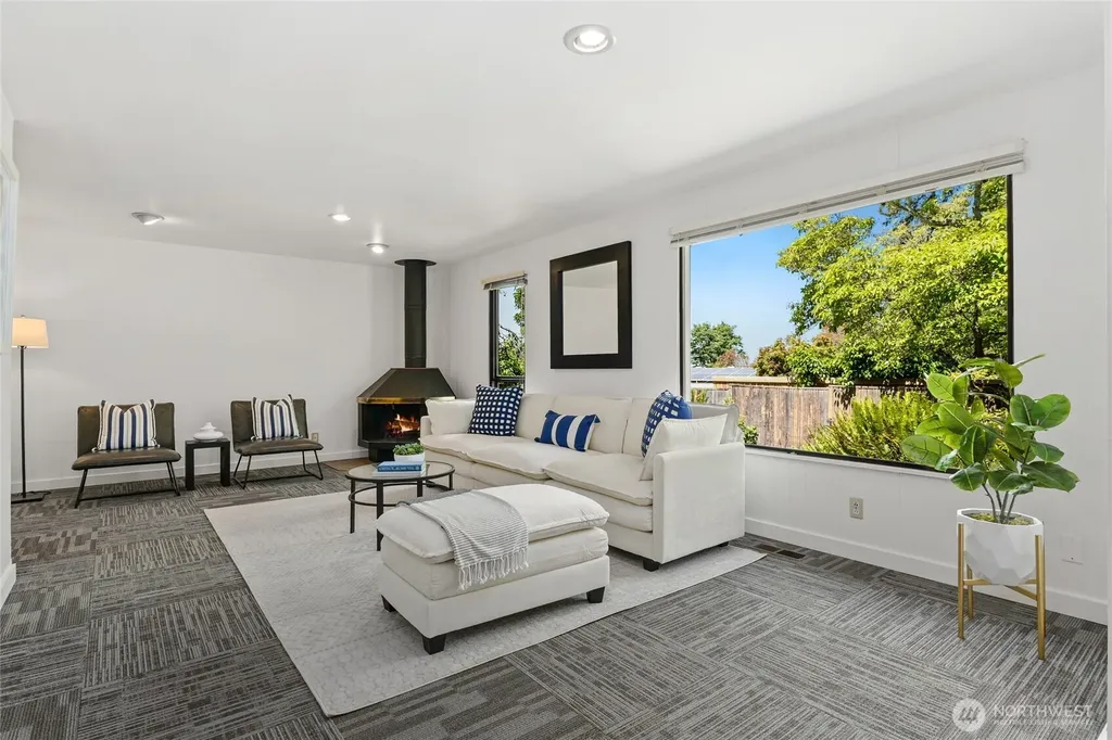 8210 SE 36th Street Mercer Island WA 98040