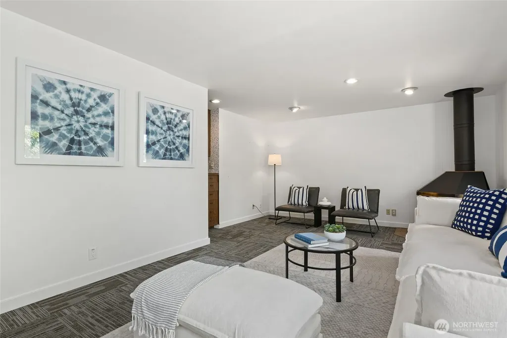 8210 SE 36th Street Mercer Island WA 98040
