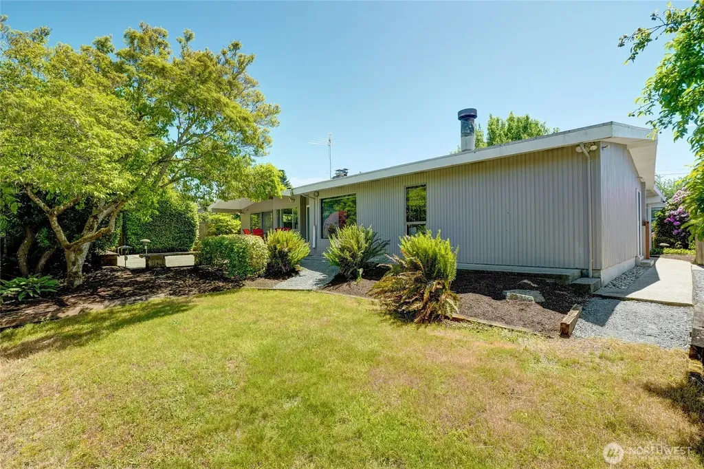 8210 SE 36th Street Mercer Island WA 98040