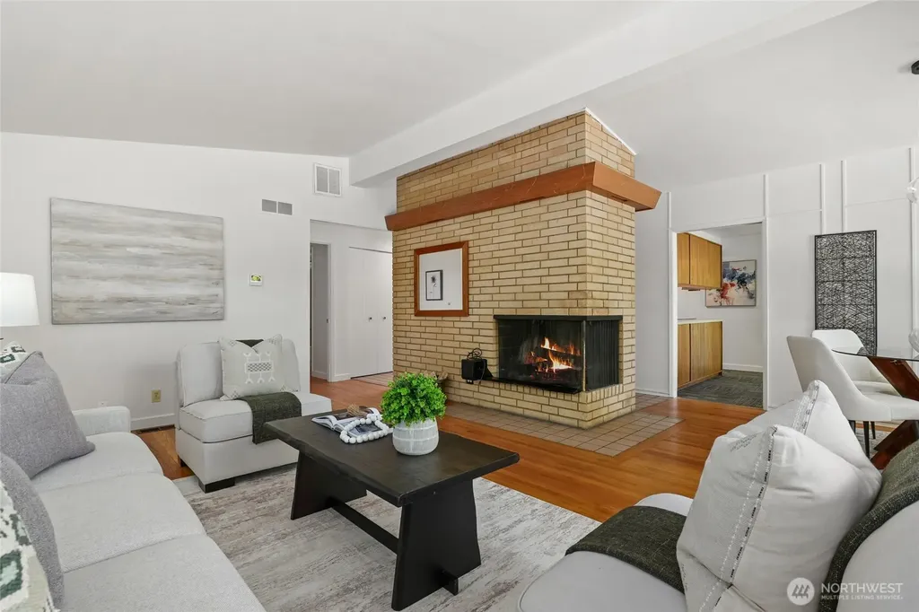 8210 SE 36th Street Mercer Island WA 98040