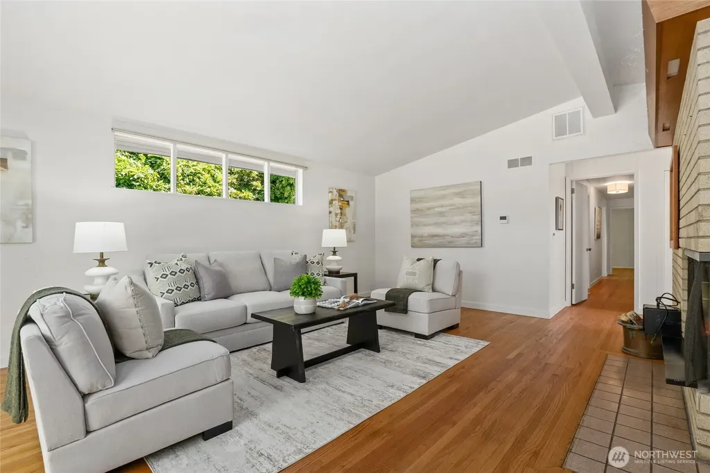 8210 SE 36th Street Mercer Island WA 98040
