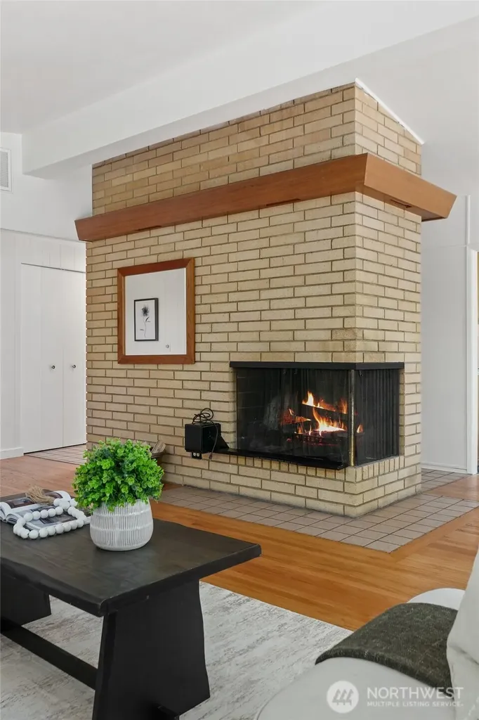 8210 SE 36th Street Mercer Island WA 98040