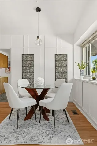 8210 SE 36th Street Mercer Island WA 98040