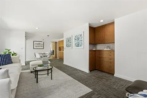 8210 SE 36th Street Mercer Island WA 98040