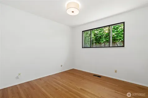 8210 SE 36th Street Mercer Island WA 98040