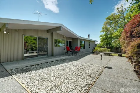 8210 SE 36th Street Mercer Island WA 98040