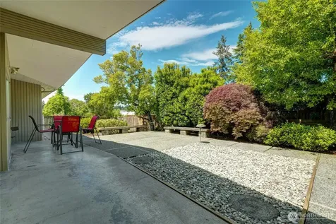 8210 SE 36th Street Mercer Island WA 98040