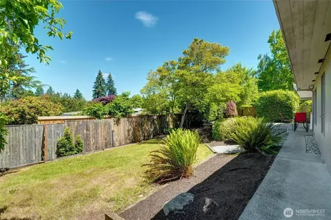 8210 SE 36th Street Mercer Island WA 98040