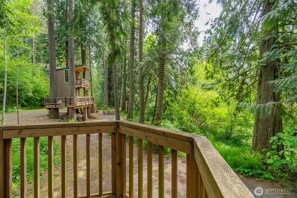 14121 Beaver Drive SE Rainier WA 98576