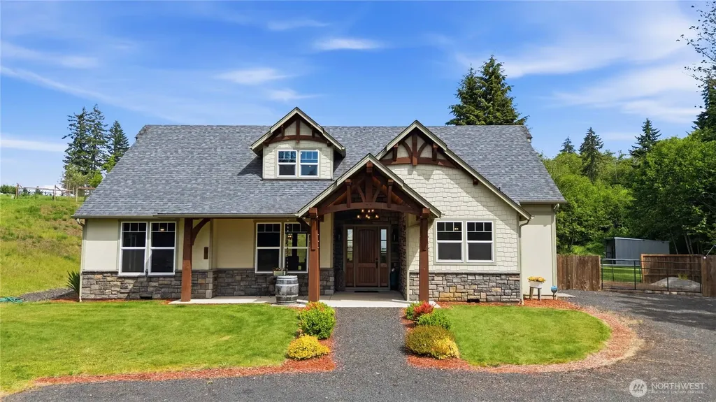 30 Forest Heights Cathlamet WA 98612