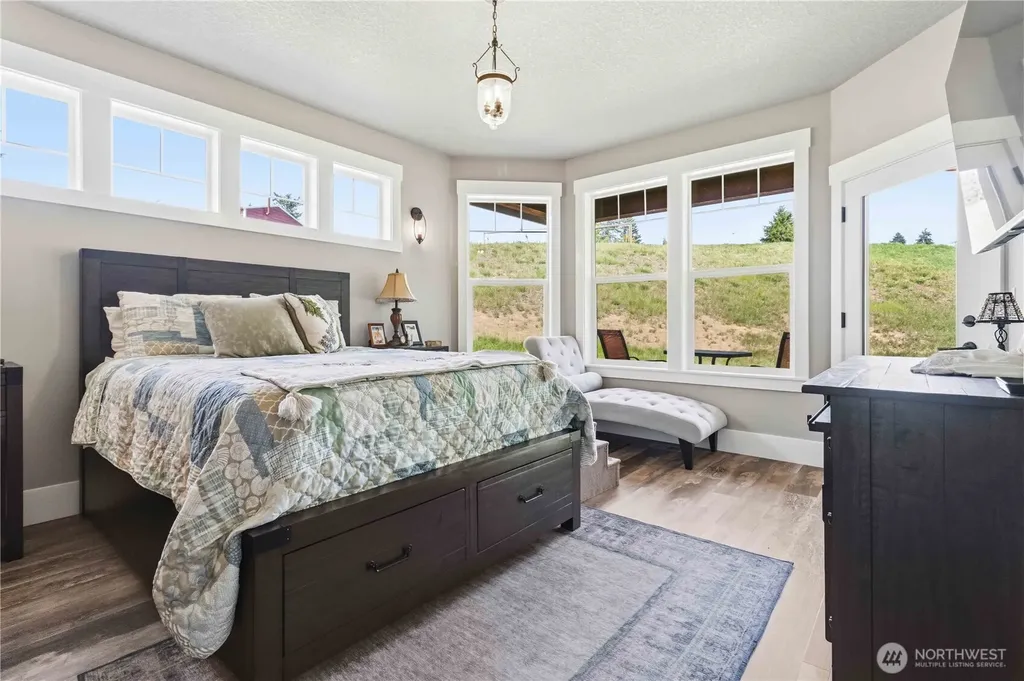 30 Forest Heights Cathlamet WA 98612