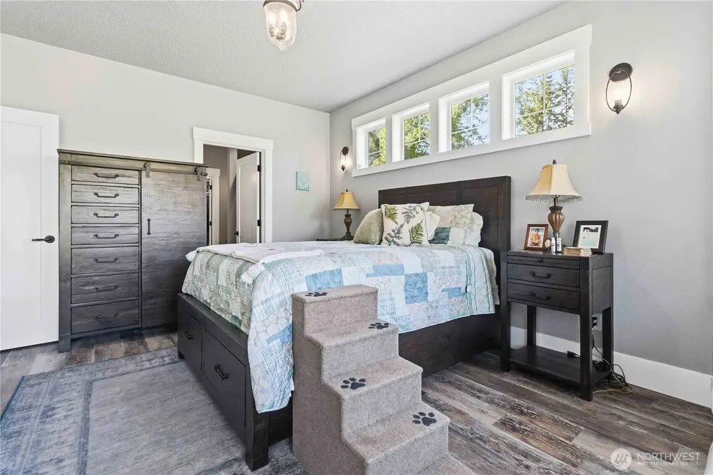 30 Forest Heights Cathlamet WA 98612