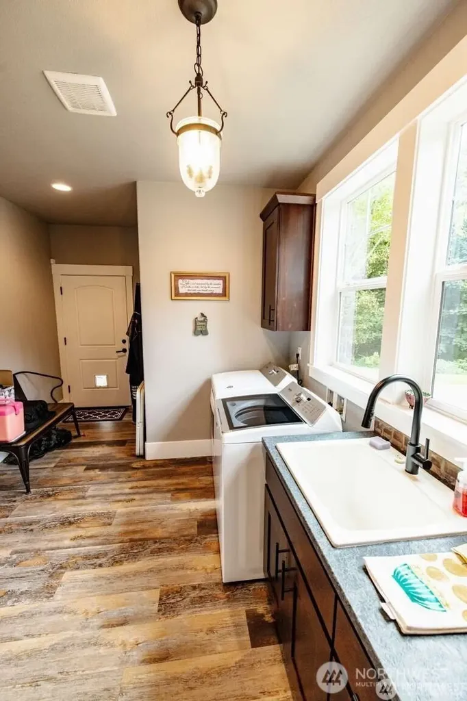 30 Forest Heights Cathlamet WA 98612