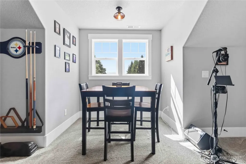 30 Forest Heights Cathlamet WA 98612