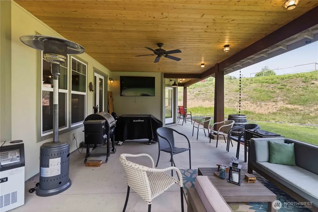 30 Forest Heights Cathlamet WA 98612