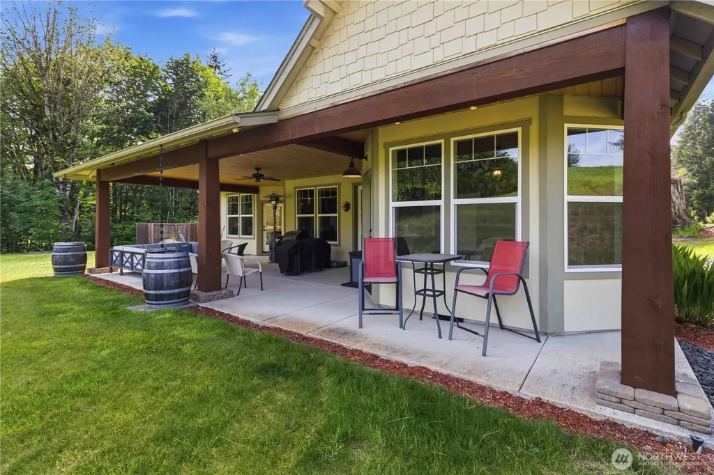 30 Forest Heights Cathlamet WA 98612