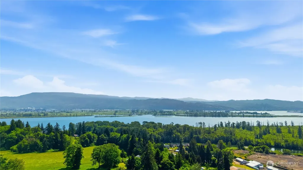 30 Forest Heights Cathlamet WA 98612