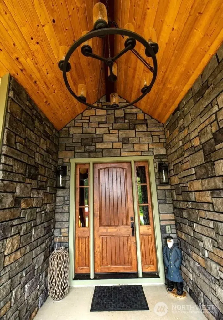 30 Forest Heights Cathlamet WA 98612