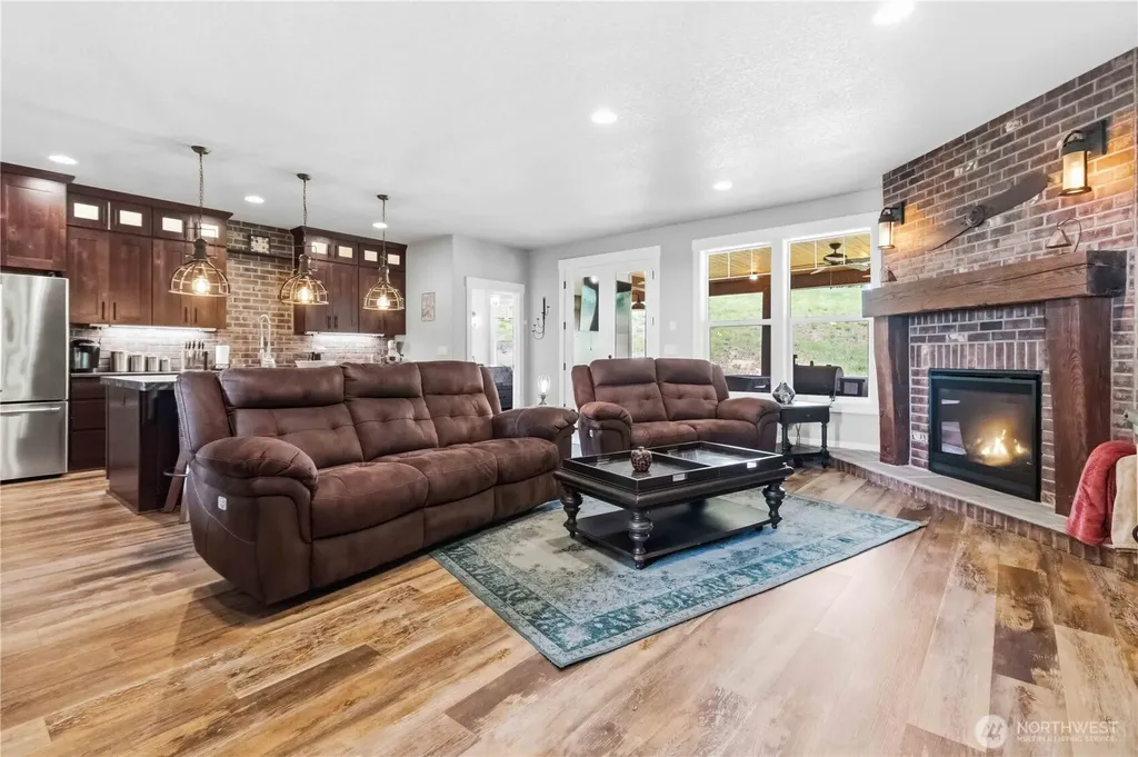30 Forest Heights Cathlamet WA 98612