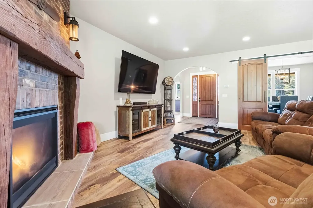 30 Forest Heights Cathlamet WA 98612