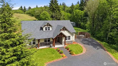 30 Forest Heights Cathlamet WA 98612