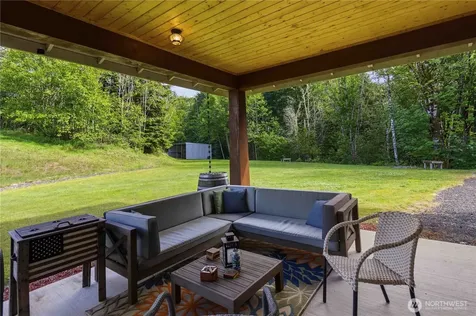 30 Forest Heights Cathlamet WA 98612