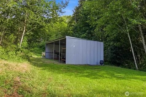 30 Forest Heights Cathlamet WA 98612