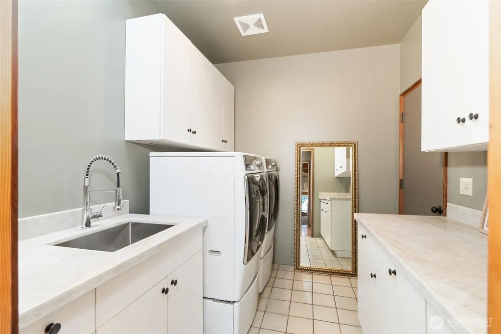 16223 Reitan Road NE Bainbridge Island WA 98110