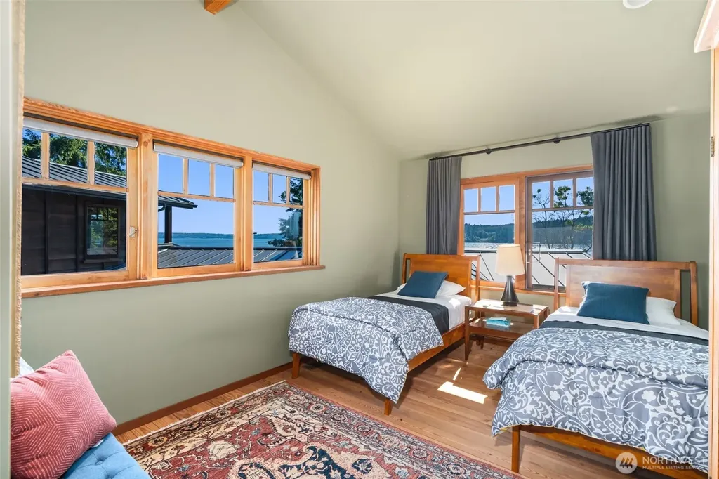 16223 Reitan Road NE Bainbridge Island WA 98110