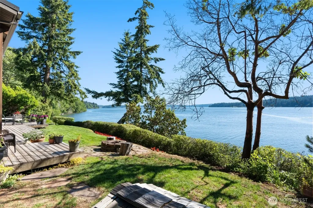 16223 Reitan Road NE Bainbridge Island WA 98110